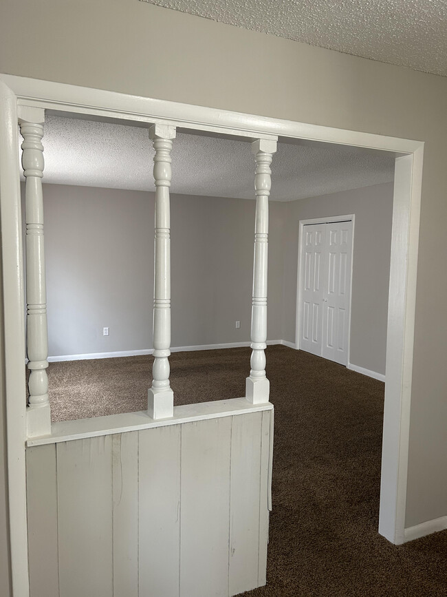 Photo - 208 Ridgewood Ave