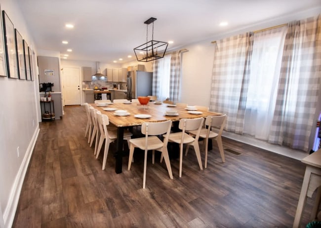 Building Photo - 909 S McLean Blvd Rental