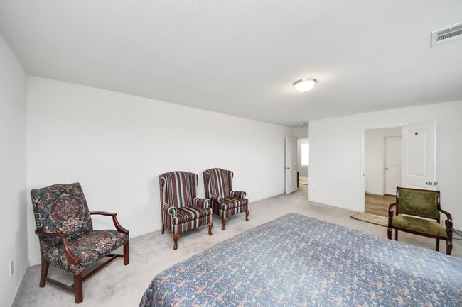 Building Photo - 4830 Highland Spgs Dr