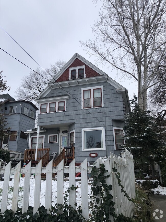 Building Photo - 606 Washington St Rental