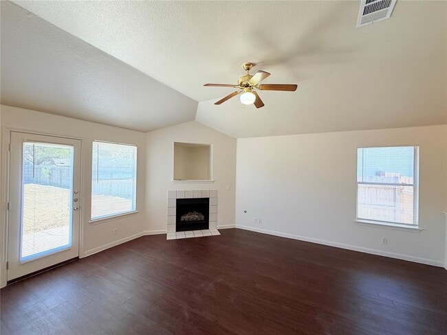 Photo - 124 Estate Cove