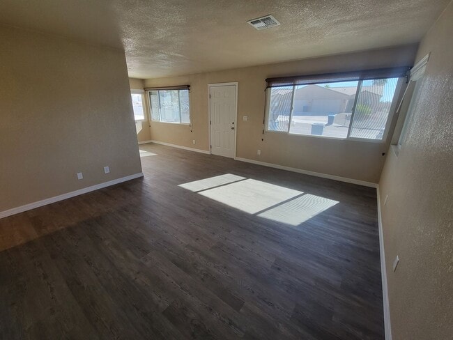 Photo - 2975 Aladdin Dr Unit 1