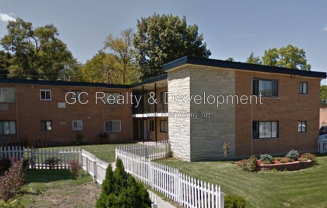 Building Photo - 350 Wilson Ave Unit 350 C