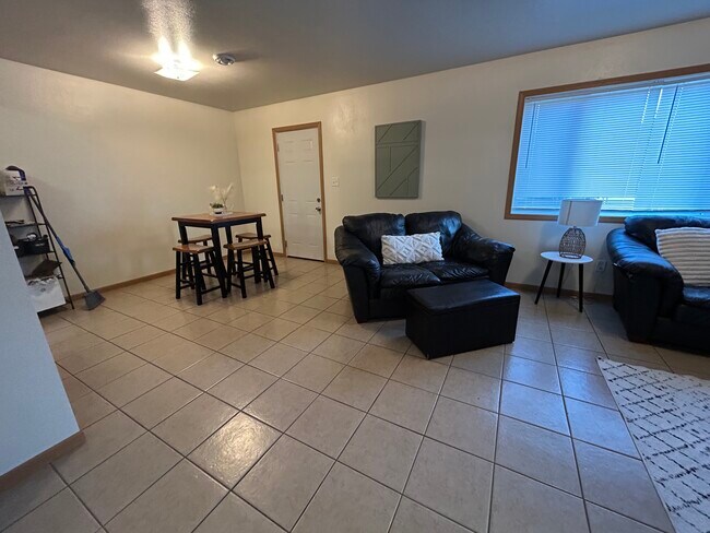 Photo - 1528 Starview Dr