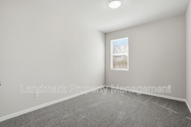 Photo - 303 Eastland St Unit A