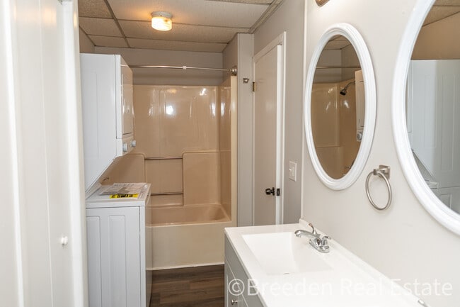 Photo - 3559 Berry Rd