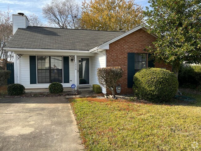 Building Photo - Woodmere bungalow Rental