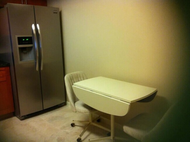 Photo - 1821 NE 40th Ct Unidad 305