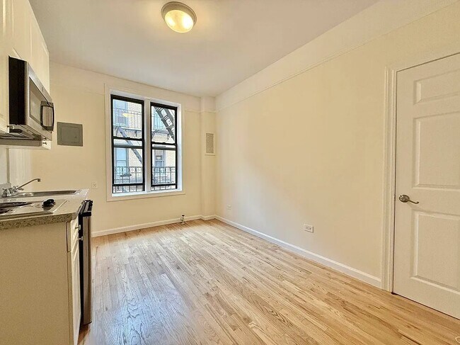 Photo - 305 W 45th St Unidad 6K