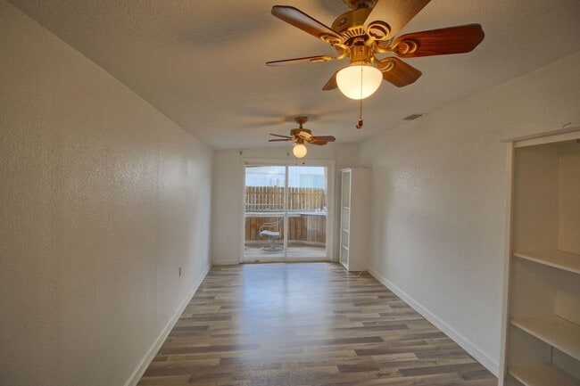 Photo - 743 Hummingbird Ln