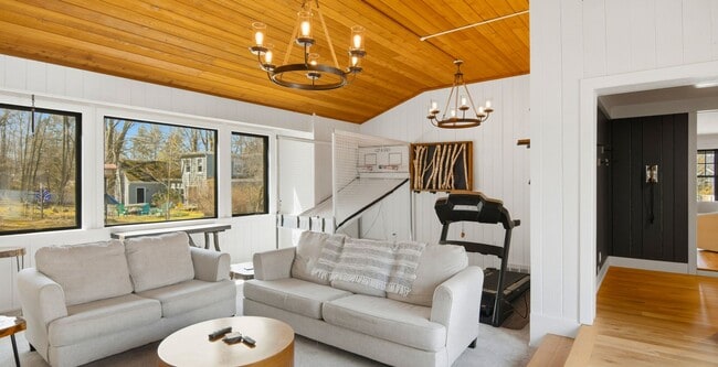 Photo - Late Summer Furnished Executive Extended Stay Rental on Old Mission Peninsula