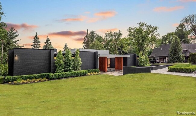 Photo - 3467 Sutton Pl