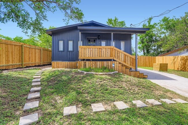 Building Photo - 1428 Webberville Rd