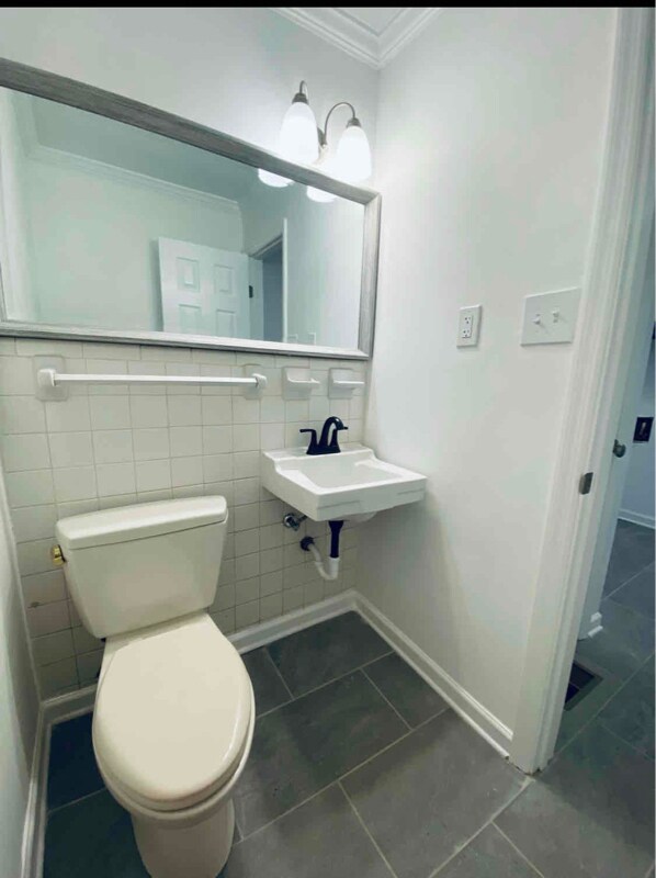 Photo - 12205 Greenleaf Dr SE