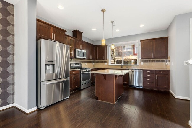 Photo - 2506 Mulberry Walk NE