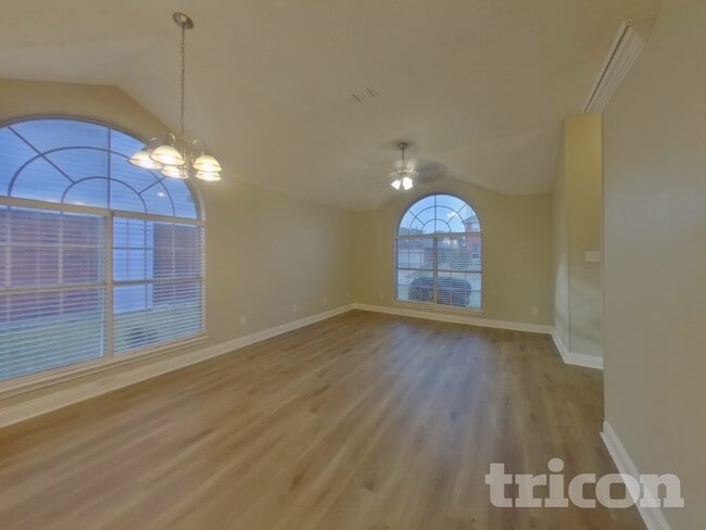 Photo - 3912 Cannonwood Dr