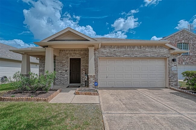 Building Photo - 22210 Bellow Glen Dr
