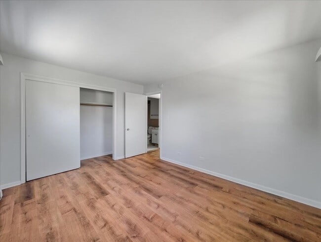 Photo - 126 W Washington St