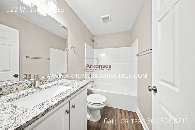 522 W 15th St