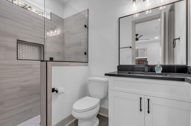 Photo - Sleek & Modern 3/2 in Garden Oaks