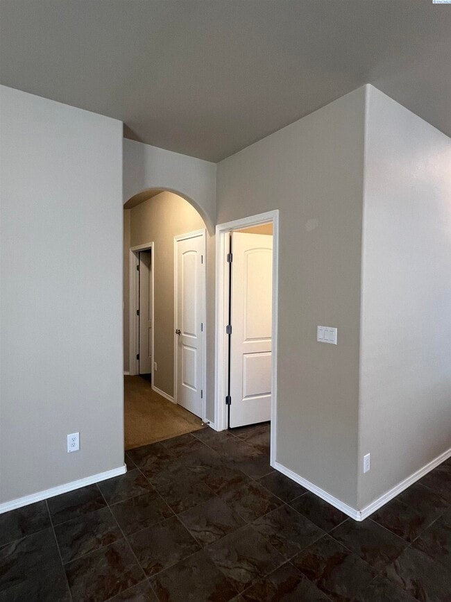 Photo - Sourthridge Area for rent