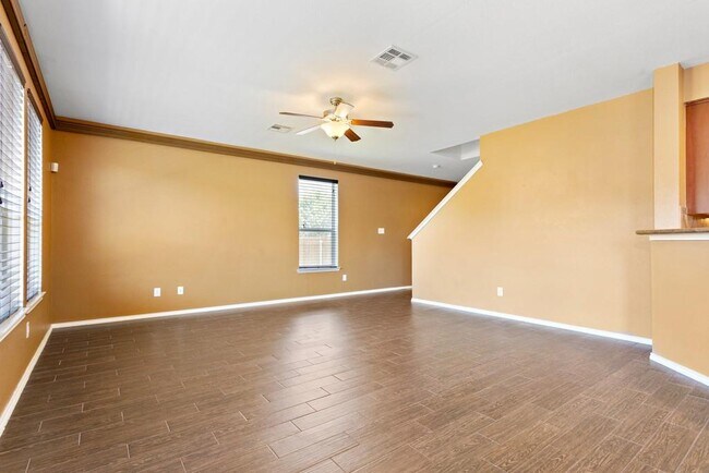 Photo - 2302 McCook Dr