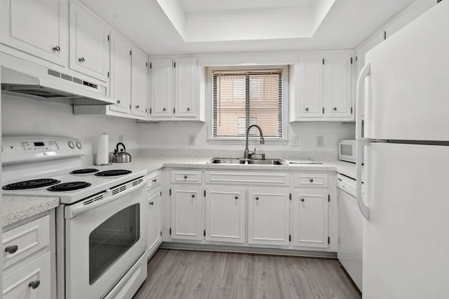 Photo - 601 26th Ave S