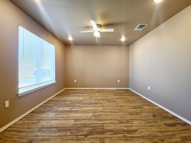 Photo - Cozy 3 Bedroom Home