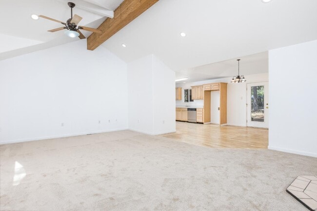 Photo - 6885 Kings Row Dr