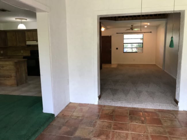 Photo - 187 NE 6th Ct