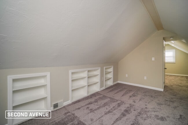 96 N Broadway Ave