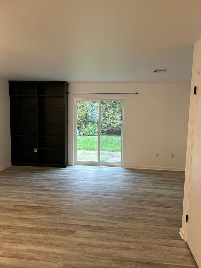 Photo - 133 Delancy Pl