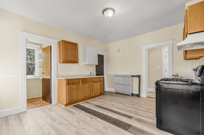 Photo - 130 Kent St Unit 3