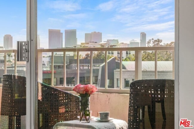 Photo - 339 N Palm Dr Condo Unit PH1