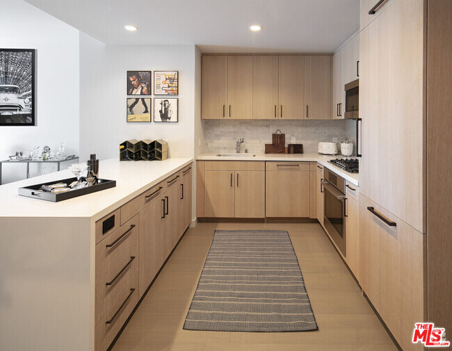 Building Photo - 1755 Argyle Ave Unit 1206 Rental