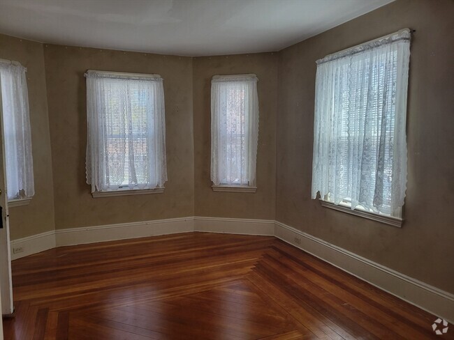 Building Photo - 4 Dreeme St Unit 1 Rental