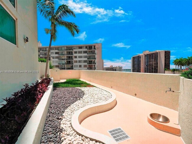 Photo - 218 SE 14th St Unit 1407
