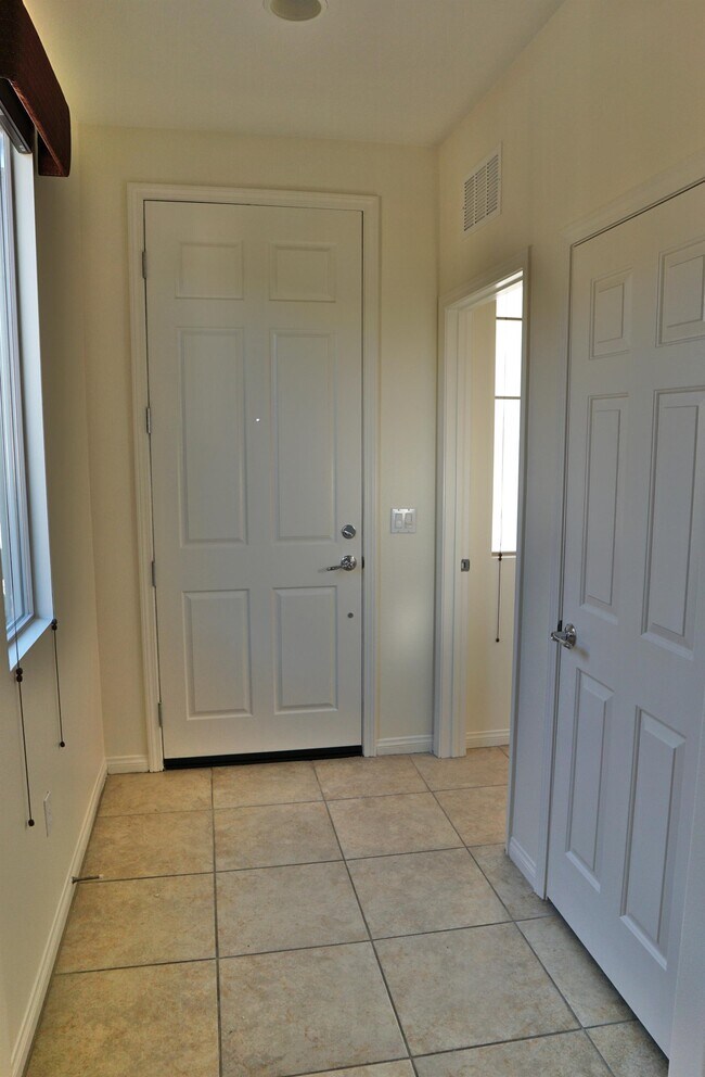 Photo - 81072 Avenida Vidrio