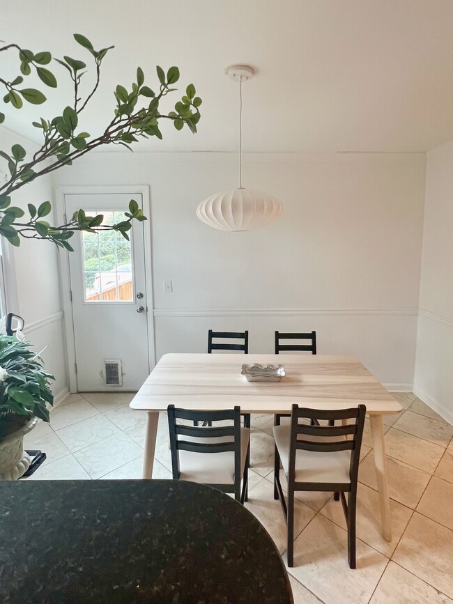 Photo - 6520 Roswell Rd