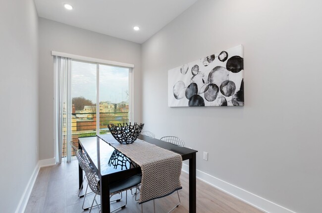 Washington Court (52 W)
