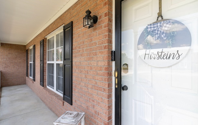 Photo - 3 Bedroom, 2 Bath Home