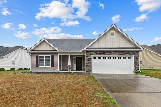 Building Photo - 211 Lynden Ln