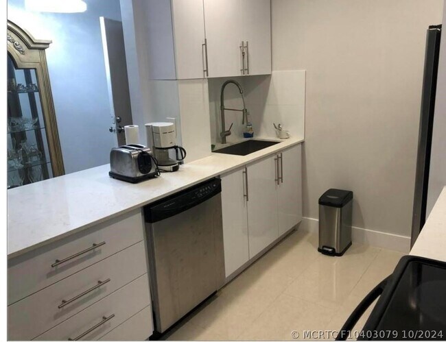 Photo - 900 NE 18th Ave Unit 1201