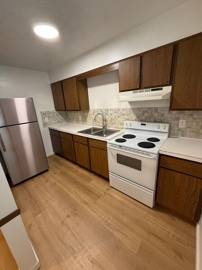 Photo - 8422 Colwyn Ct Unidad #4