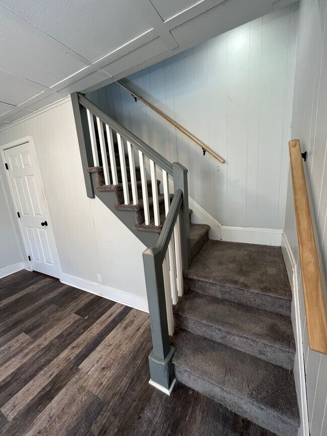 Completely remodeled TWO BEDROOM Twin House House Rental in