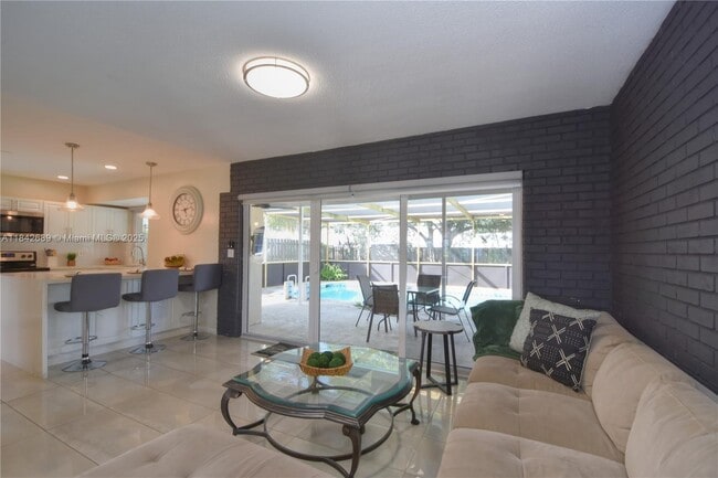 Building Photo - 609 S Crescent Dr Rental