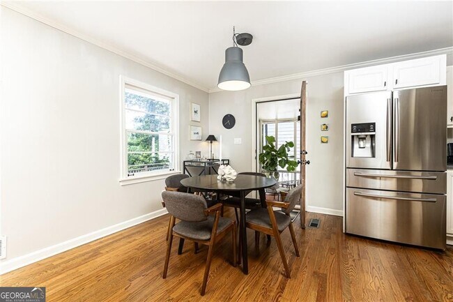 Photo - 1295 Lindenwood Ln NE