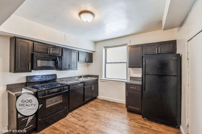 Photo - 1020 E Hyde Park Blvd