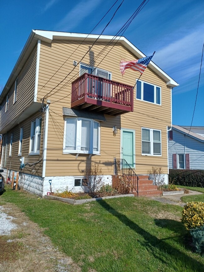 Building Photo - 7310 Bay Front Rd Unit A Rental