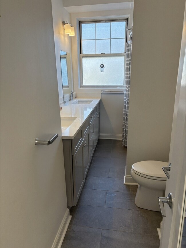 Photo - 123-127 Summit Ave